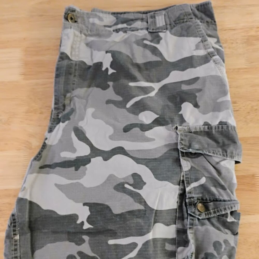 Faded Glory Ripstop Camo Cargo Shorts Grey Size 46